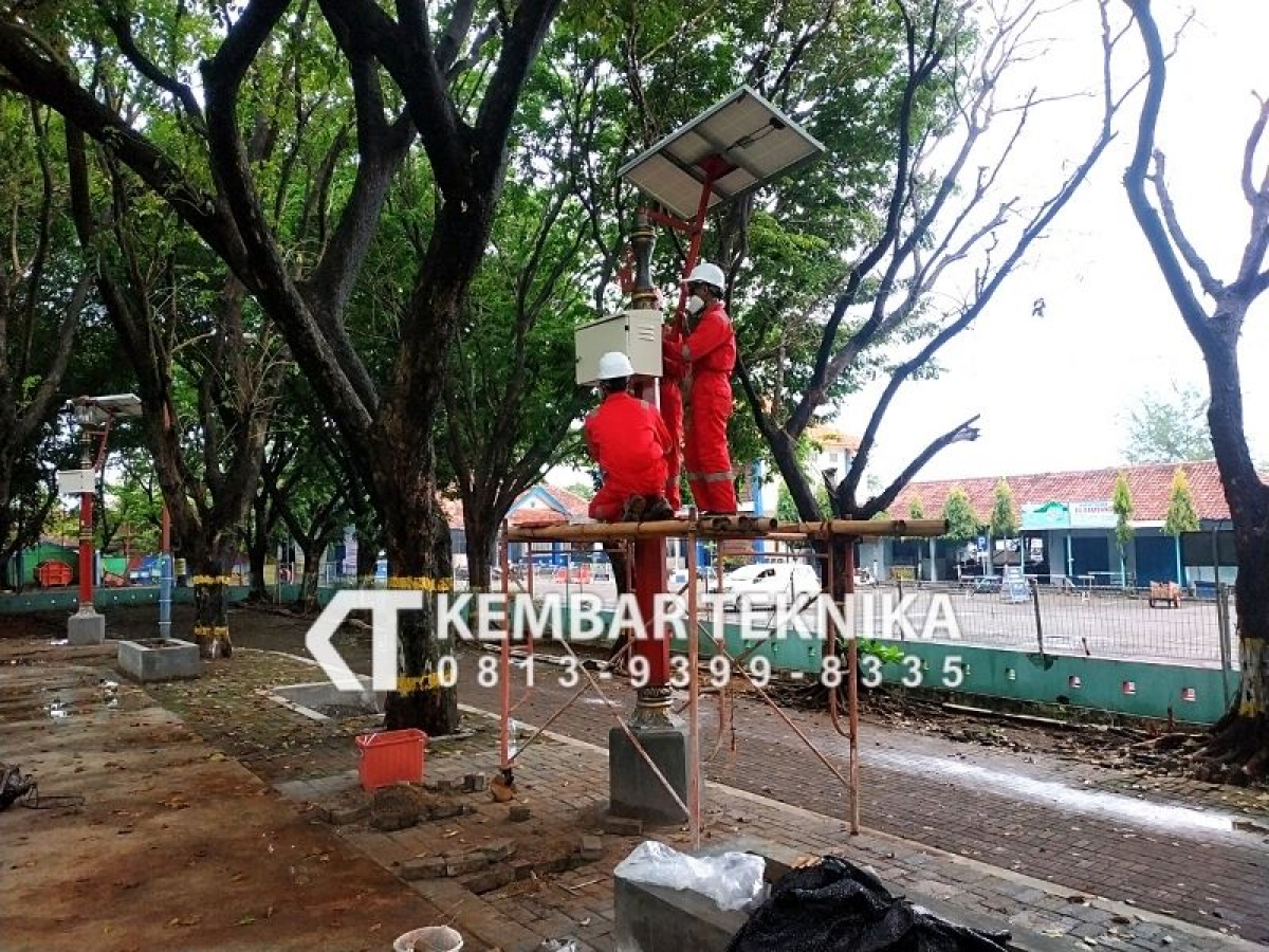 lampu-taman-solar-cell-tenaga-surya