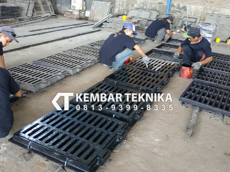 Supplier Grill Grating Tutup Besi untuk Selokan dan Saluran Drainase