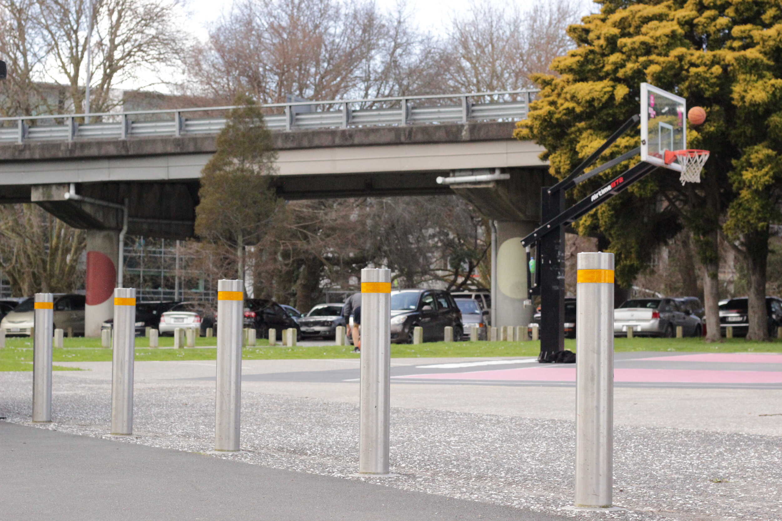 Bollard Trotoar Jalan Bahan Besi