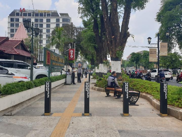 Fungsi Bollard tiang Besi Pembatas jalan