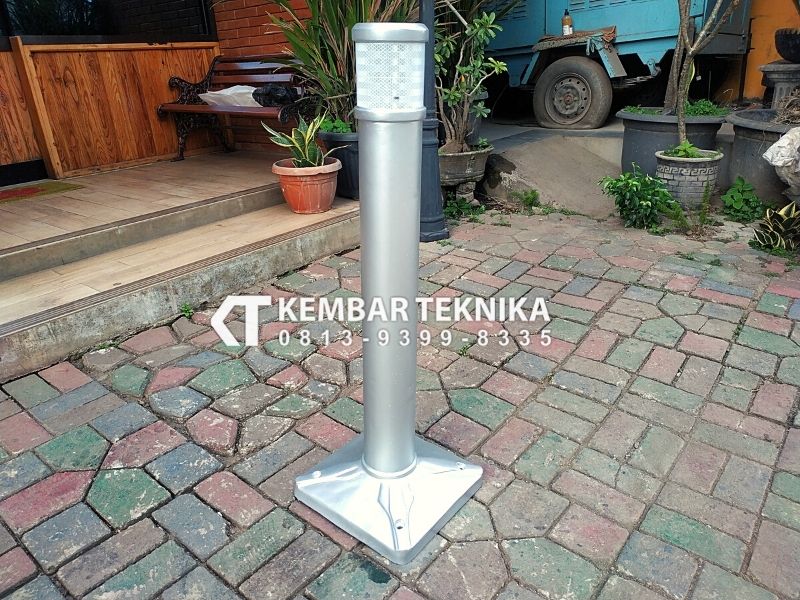 Jual Bollard Pembatas Jalan Trotoar dengan tambahan lampu