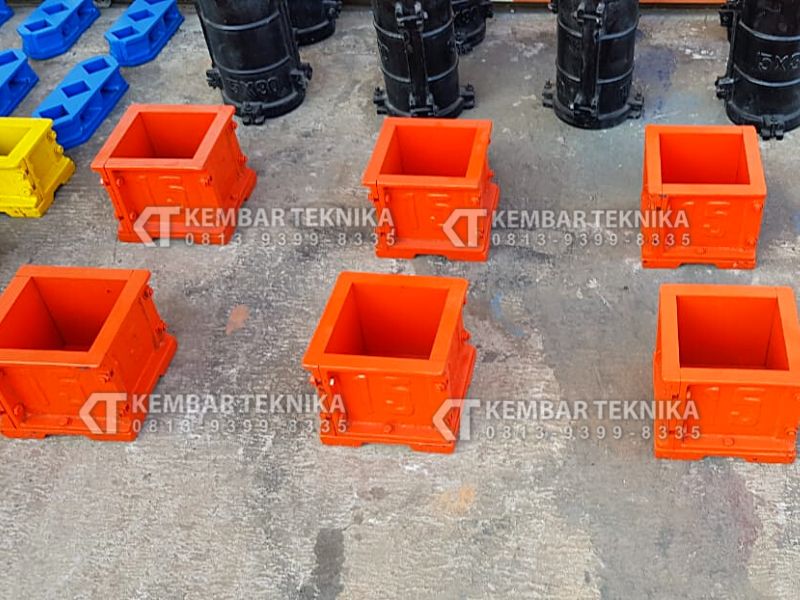 Cetakan Beton Kubus Bahan Besi