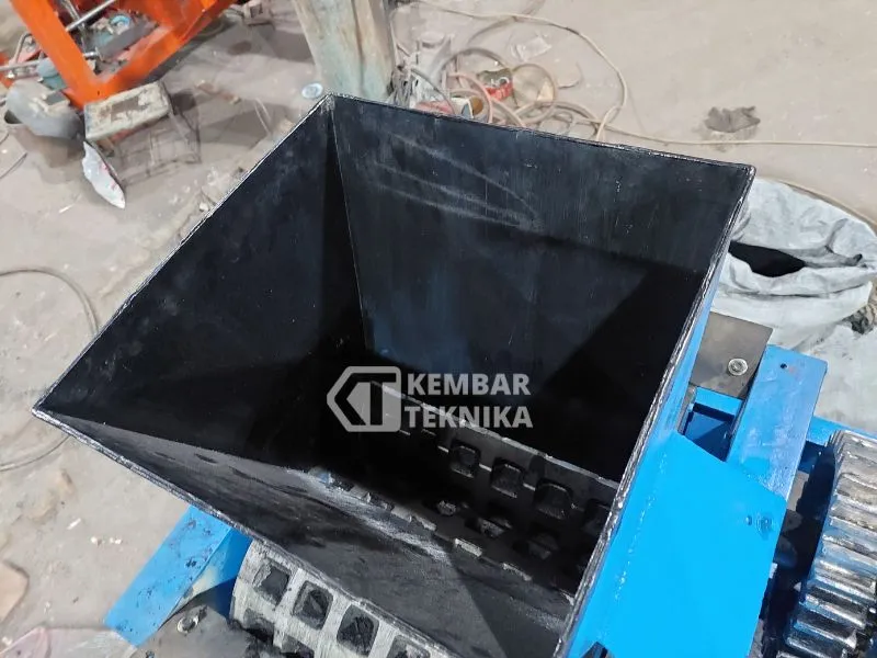Estimasi Kapasitas Produksi Mesin Briket Otomatis