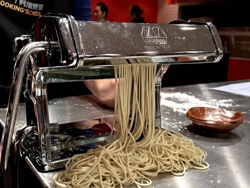 Mesin Pembuat Mie
