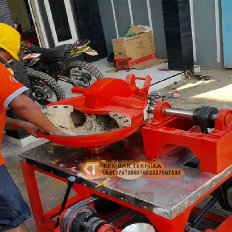 Rahasia Kesuksesan Usaha Bakso, Mesin Giling Daging Bakso